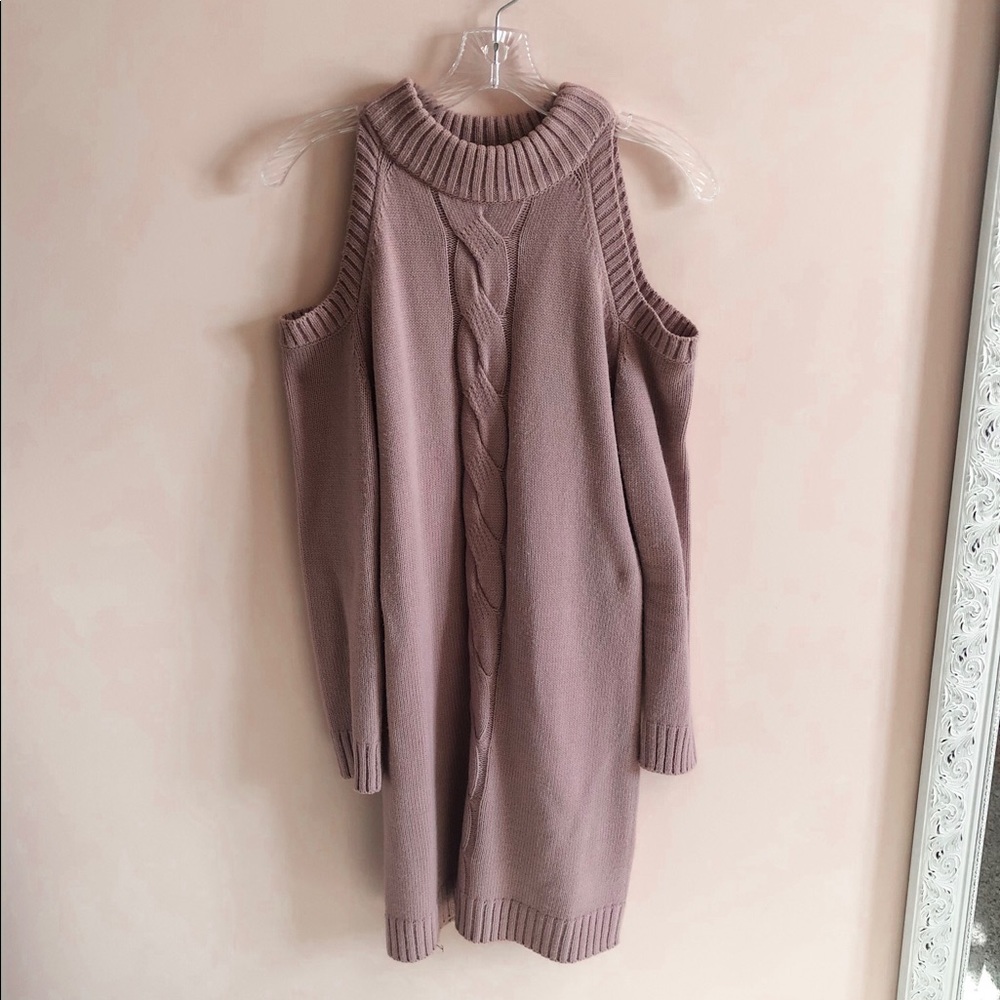 Dress - Picture 3 of 4
